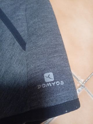 Chaqueta deportiva gris Decathlon