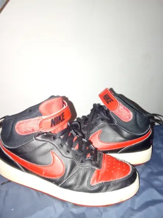 Nike Zapatillas Altas Rojas y Negras