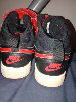 Nike Zapatillas Altas Rojas y Negras