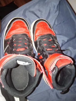 Nike Zapatillas Altas Rojas y Negras