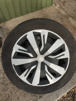 2 ruedas con tapacubos Peugeot 16 pulgadas