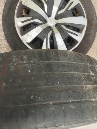 2 ruedas con tapacubos Peugeot 16 pulgadas