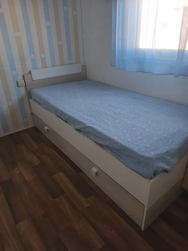 Cama juvenil con cajones