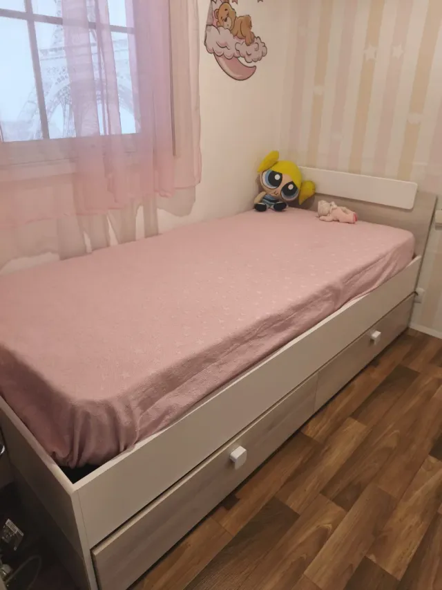 Cama juvenil con cajones