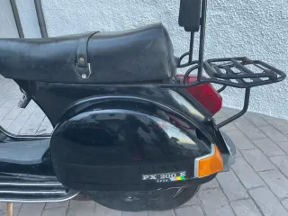 Vespa Negra