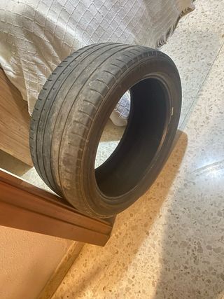 Rueda de coche en buen estado
