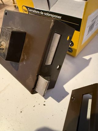 Cerradura Yale para puerta