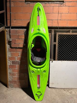 Kayak de aguas bravas Dragorrossi Kush.