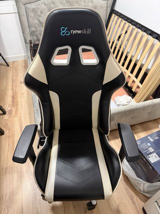 Silla Gaming Newskill Negra y Blanca