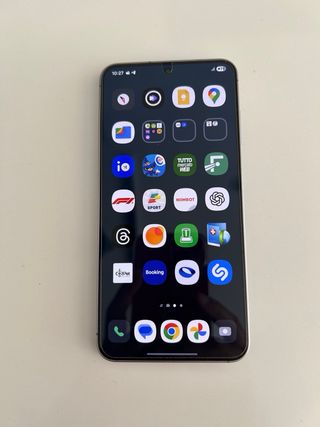 Samsung Galaxy S25 grigio smartphone 