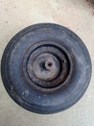 Rueda de goma para carretilla