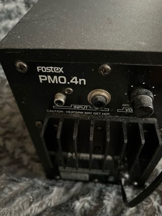 Monitores de estudio Fostex negros