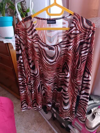 Blusa Chatelet Naranja y Negra