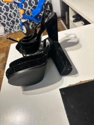 Sandalias de tacón negras