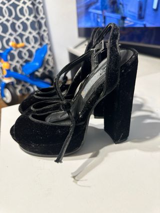 Sandalias de tacón negras