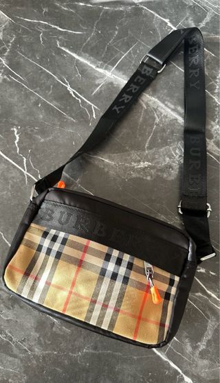 Bandolera Burberry
CALIDAD AAA