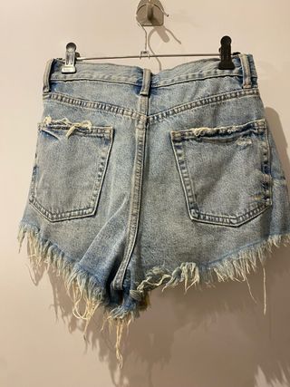 Hot Pants Vaqueros Desgastados ZARA Talla XS