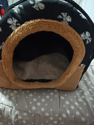 Casa para perrope queño/gato con diseño de lazos