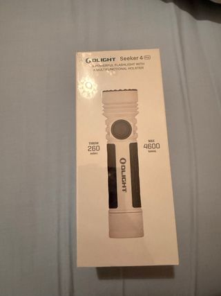 Linterna Olight Seeker 4 Pro Blanca