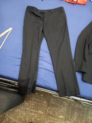 Traje negro Zara talla 40