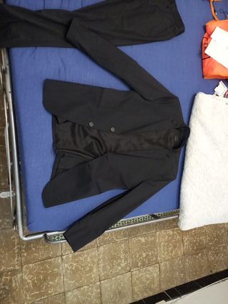 Traje negro Zara talla 40