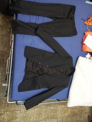 Traje negro Zara talla 40