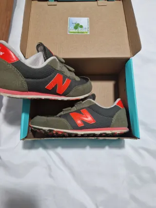 Zapatillas New Balance niño verde y rojo