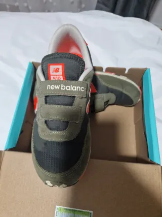 Zapatillas New Balance niño verde y rojo