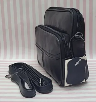 REBAJA! BOLSO RIÑONERA DE PIEL NEGRA. BANDOLERA 