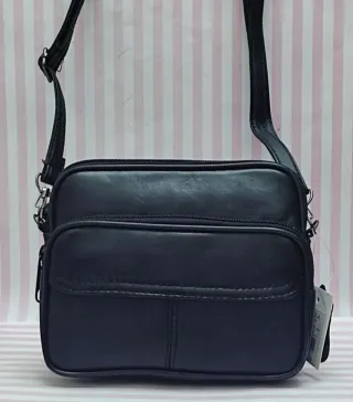 REBAJA! BOLSO RIÑONERA DE PIEL NEGRA. BANDOLERA 