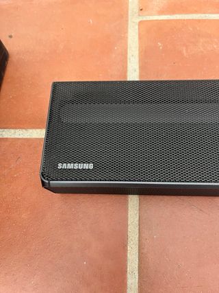 Barra de Sonido y Subwoofer Samsung Negra