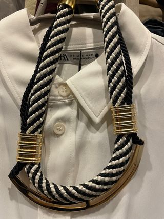 Collar Zara Cuerda Rayas Blanco y Negro