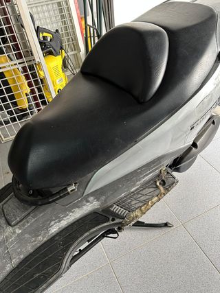 Moto Suzuki Burgman 150