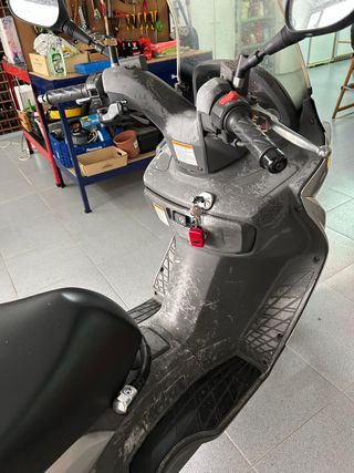 Moto Suzuki Burgman 150