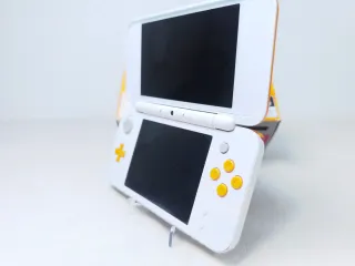 New Nintendo 2DS XL Naranja y Blanco En Caja