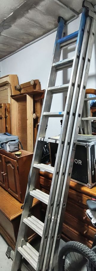 Escalera telescópica de aluminio