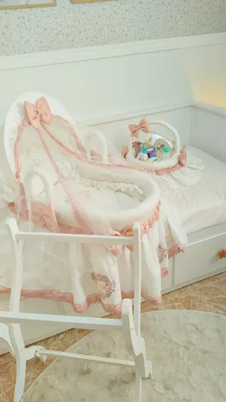Moisés Minicuna Blanco y Rosa
