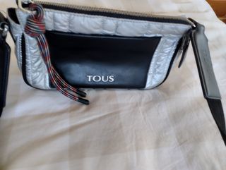 Bolso bandolera Tous plateado y negro 