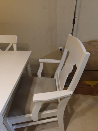 Mesa comedor y 8 sillas blancas