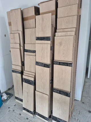 Tarima flotante madera clara