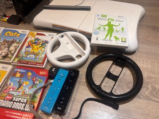 Consola Wii + Wii Fit Plus y juegos