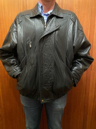Cazadora bomber piel negra