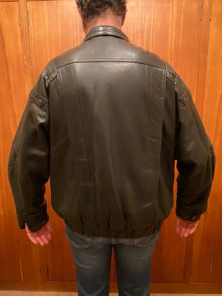 Cazadora bomber piel negra