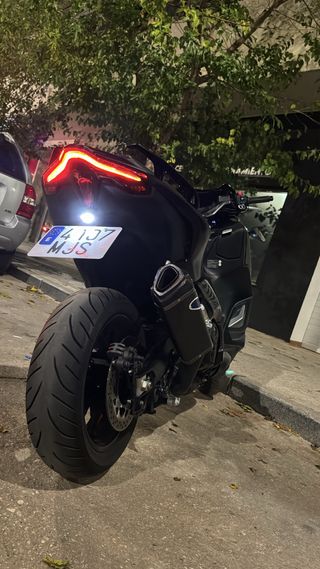 Yamaha TMAX Tech MAX 560
