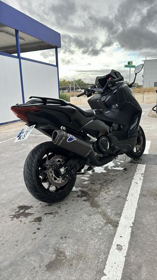Yamaha TMAX Tech MAX 560