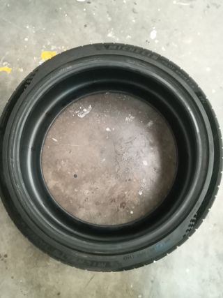 Neumático Michelin Pilot Sport 4S 245/35R19
