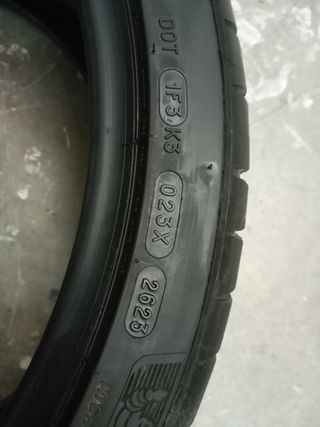 Neumático Michelin Pilot Sport 4S 245/35R19