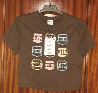 Camiseta Bershka corta estampada