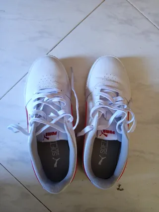 Zapatillas Puma Blancas y Rojas Talla X