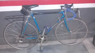 Bicicleta de carreras antigua , escucho ofertas .